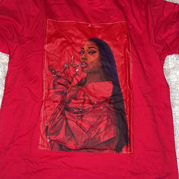 Ladies Red Megan thee Stallion t-shirt (size: large/new with sticker) - Picture 3 of 5